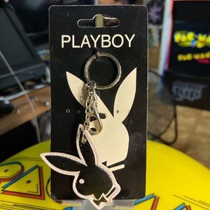 2005 PLAYBOY BLACK PLEATHER KEYCHAIN NWT RARE
Playboy Rabbit Head Keychain